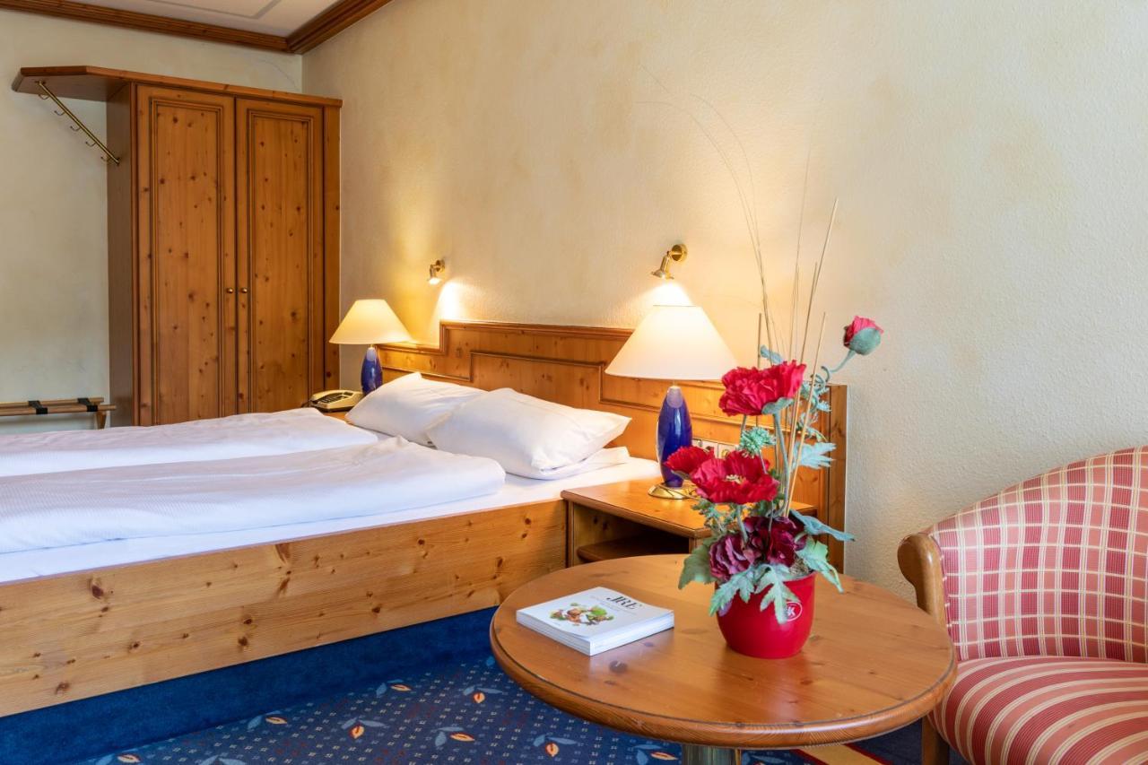 Sackmanns Wanderhotel Löwen Baiersbronn Exterior foto