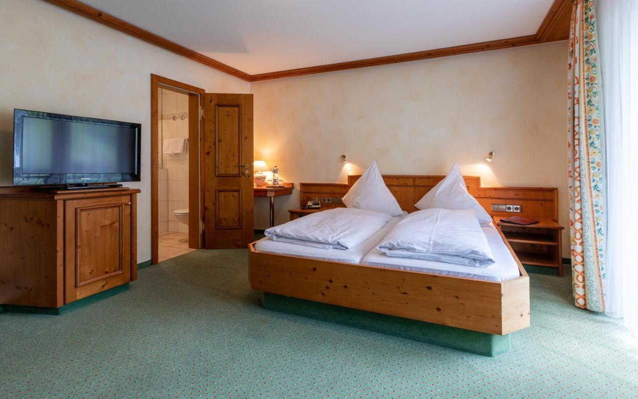 Sackmanns Wanderhotel Löwen Baiersbronn Exterior foto