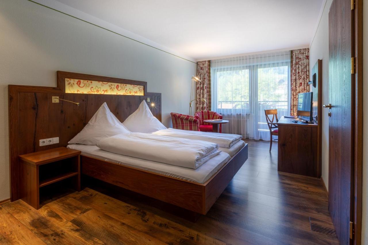 Sackmanns Wanderhotel Löwen Baiersbronn Exterior foto