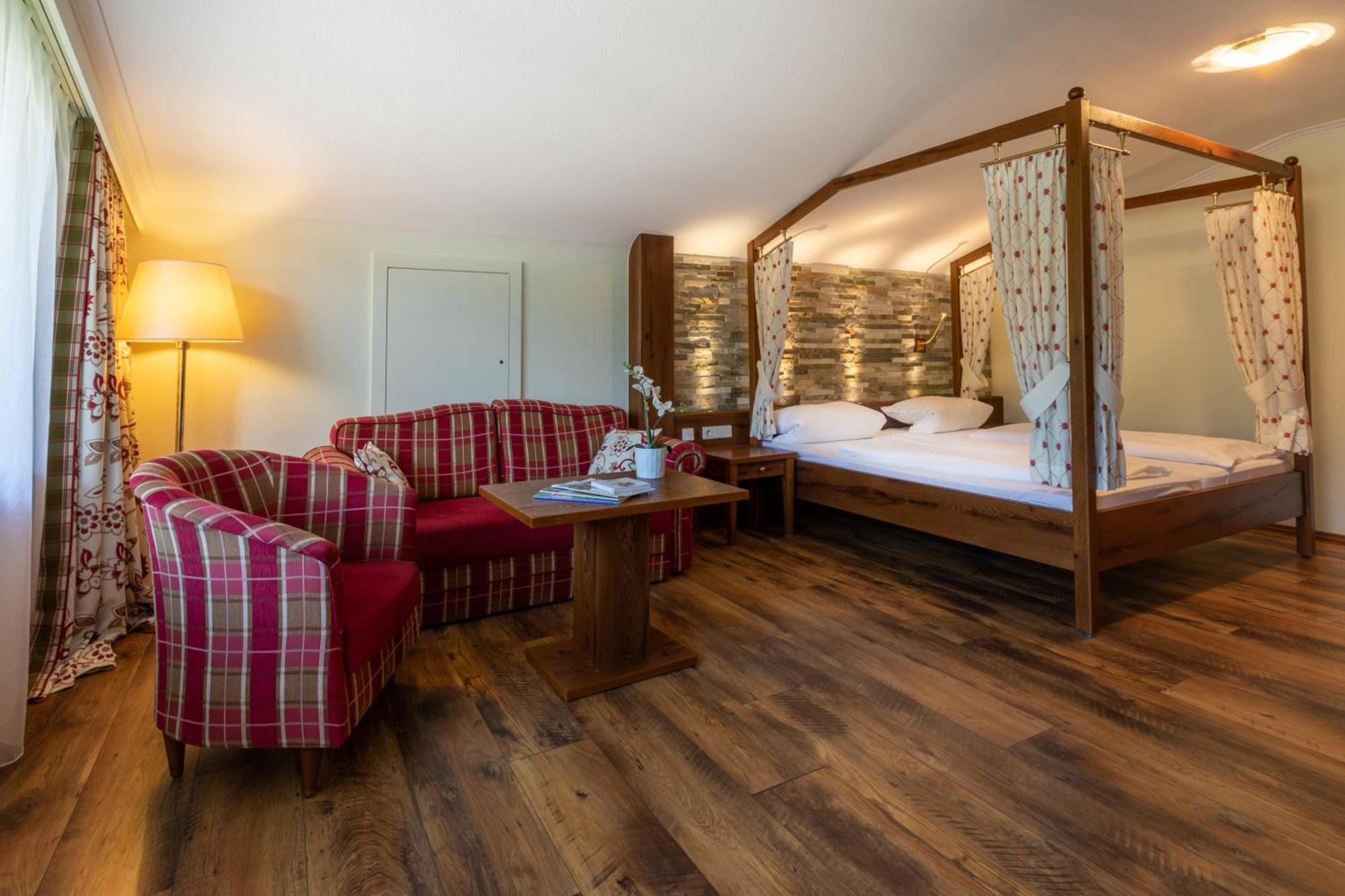 Sackmanns Wanderhotel Löwen Baiersbronn Exterior foto