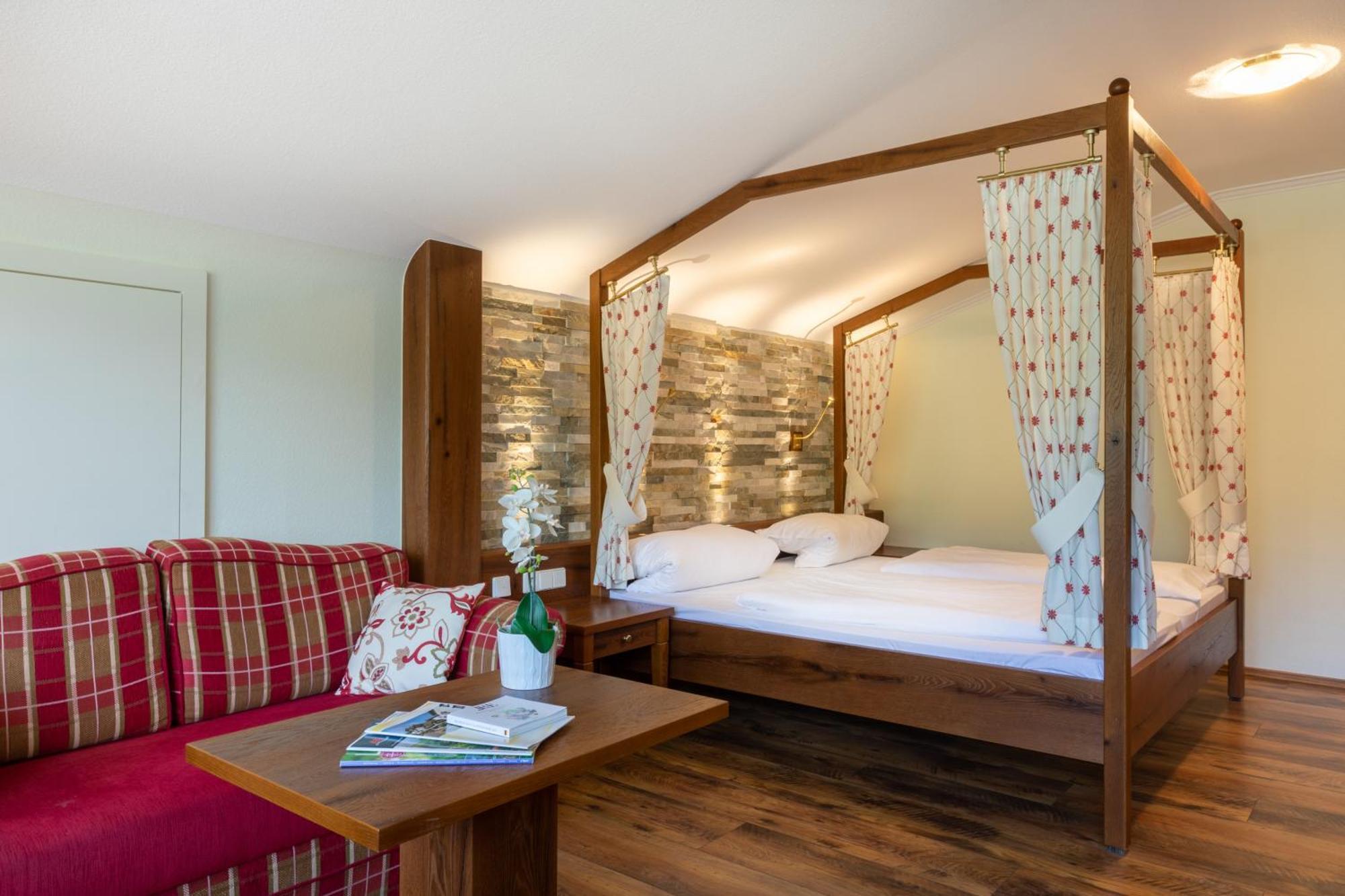 Sackmanns Wanderhotel Löwen Baiersbronn Exterior foto