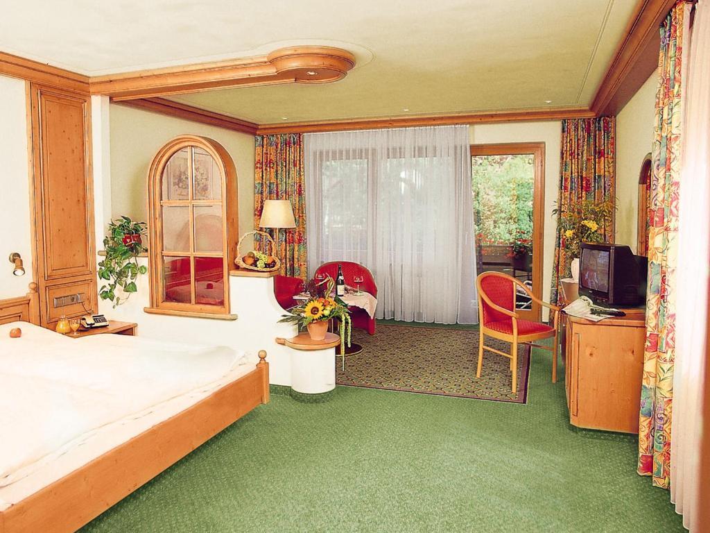 Sackmanns Wanderhotel Löwen Baiersbronn Exterior foto