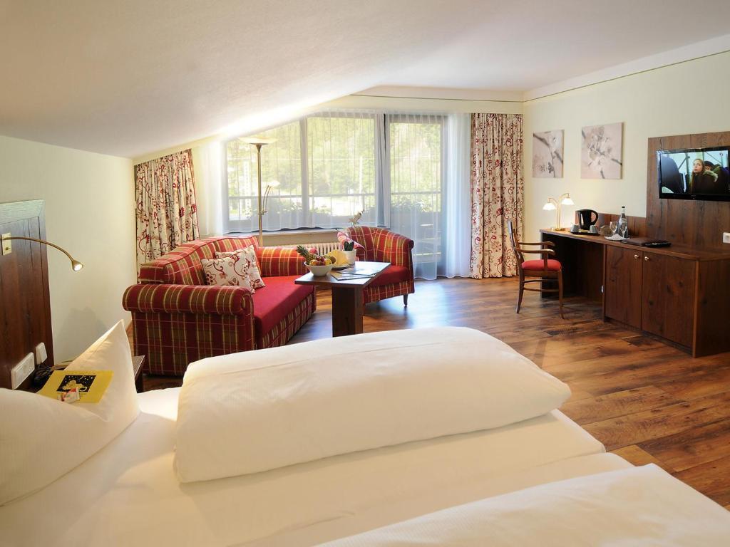 Sackmanns Wanderhotel Löwen Baiersbronn Exterior foto